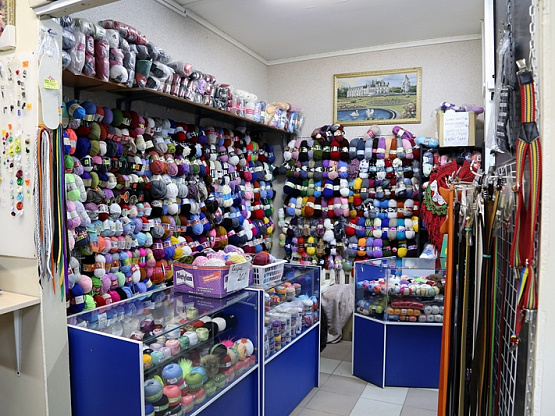 Магазин товаров для шитья и рукоделия с ателье по ремонту одежды