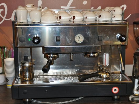 Кафе в ТК в г.Колпино (бизнес по цене оборудования)