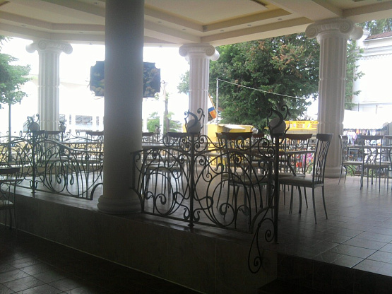 Ресторан на центральной набережной в Евпатории