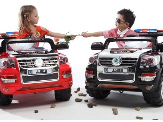 Детский аттракцион электромобилей в крупном ТРК с отличной проходимостью