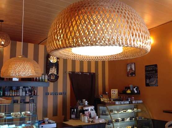 Очень привлекательное и удобное Кафе-Пекарня, которое расположено недалеко от метро