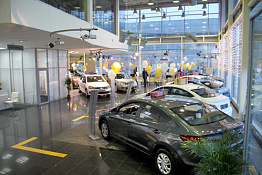 Автосалон