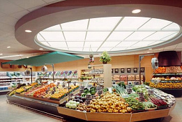 продуктовый магазин в жилом районе