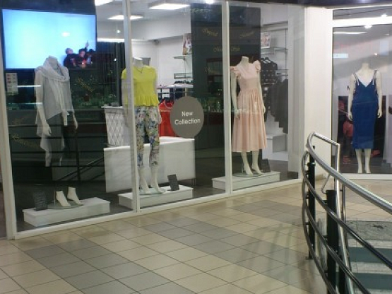 Магазин брендовой итальянской одежды в ТЦ