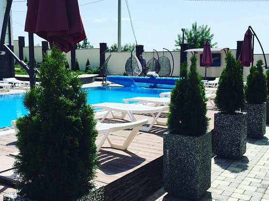Продается всесезонный гостевой дом в Абрау-Дюрсо с подогреваемым бассейном